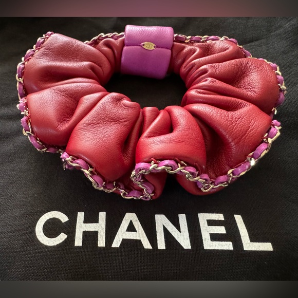 Chanel leather Scrunchie Hair Tie - Picture 4 of 8